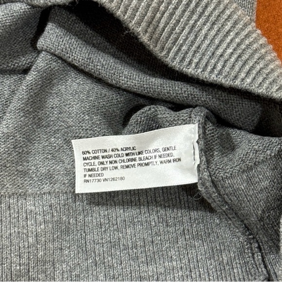 Goodfellow & Co Gray V-Neck Sweater Large *L05 - Picture 3 of 6